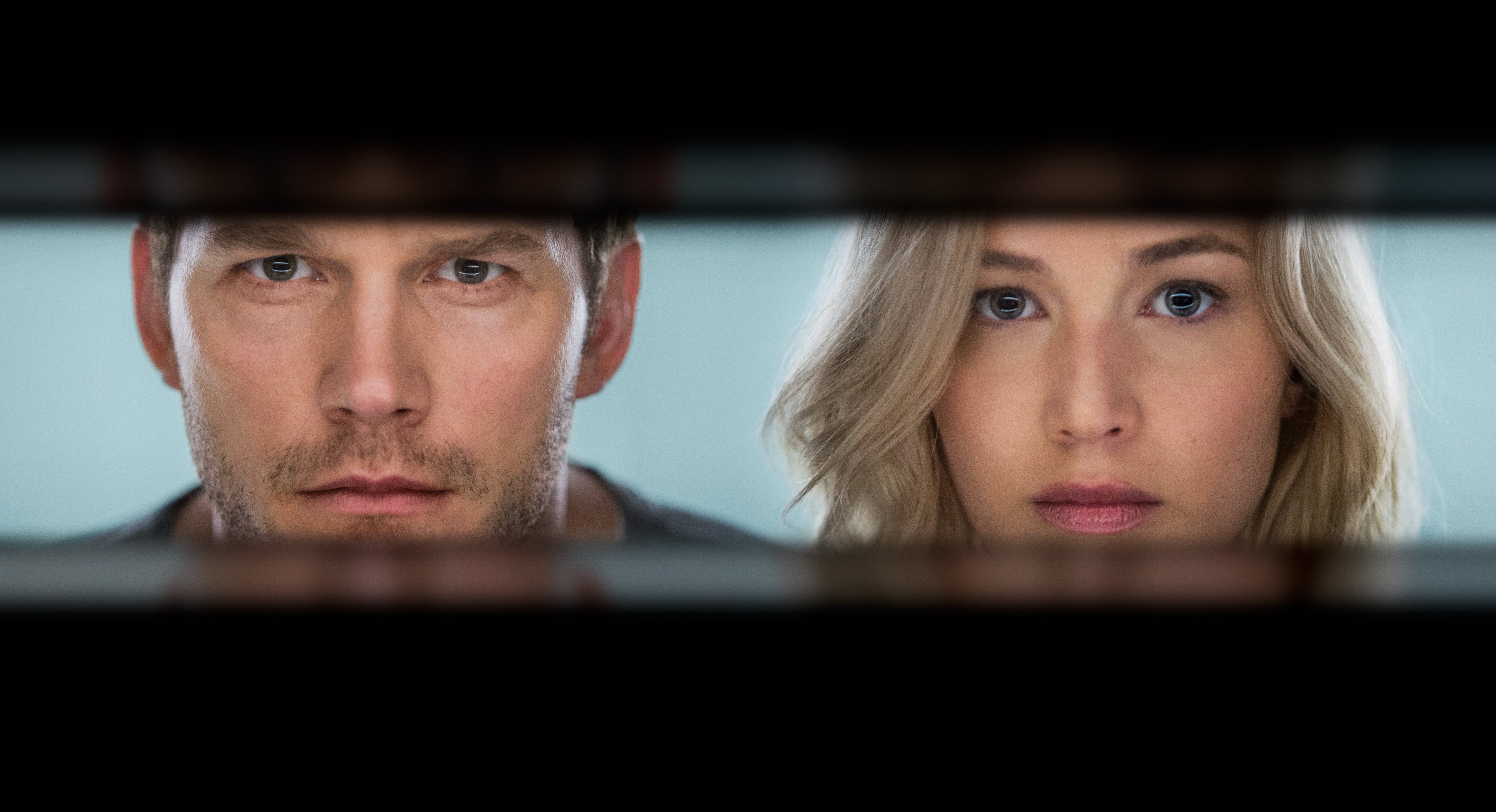 Passengers_ChrisPratt_JenniferLawrence_1.jpg