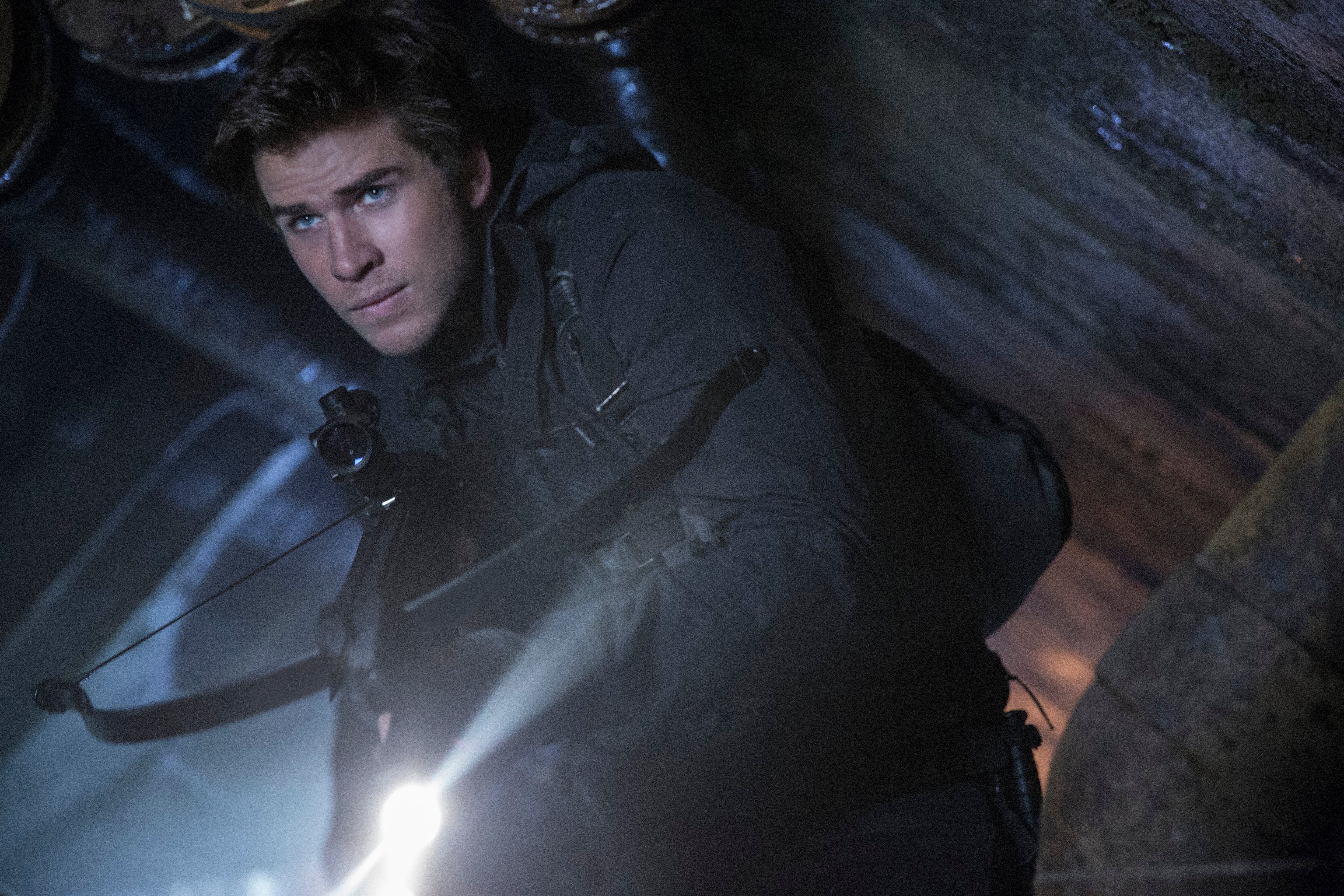 TheHungerGamesMockingjayPart2_LiamHemsworth_2.jpg